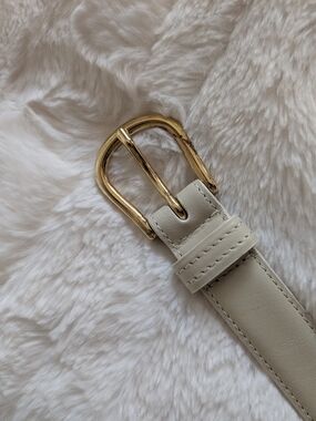 *MOVING SALE* Talbots Cream Leather Belt with Gold Buckle